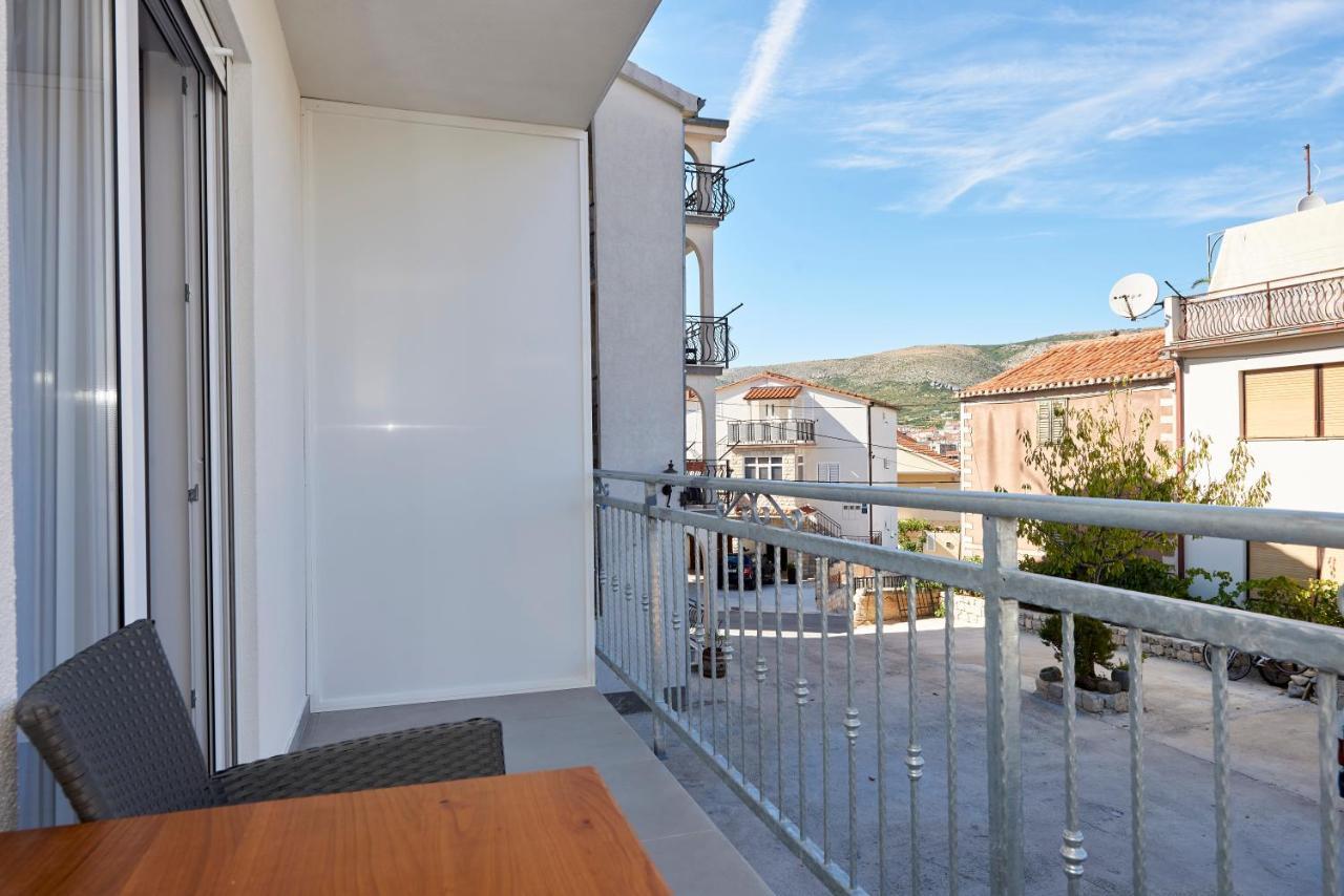 Apartments & Rooms Zaja Trogir Bagian luar foto