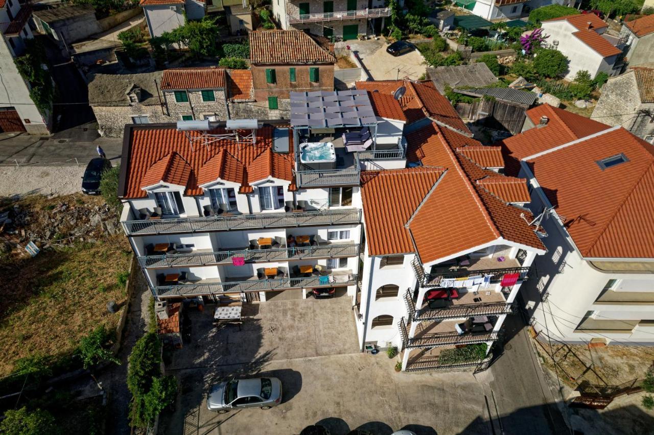 Apartments & Rooms Zaja Trogir Bagian luar foto
