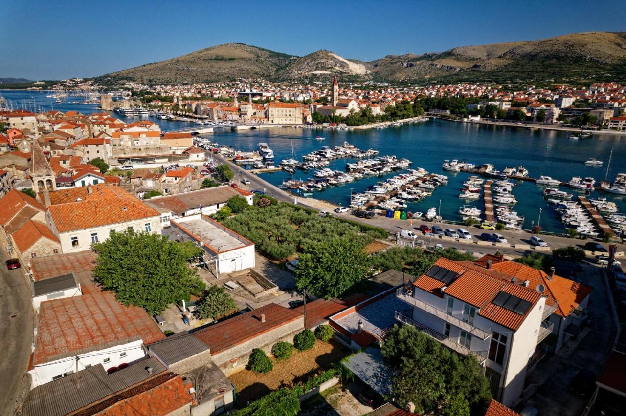Apartments & Rooms Zaja Trogir Bagian luar foto