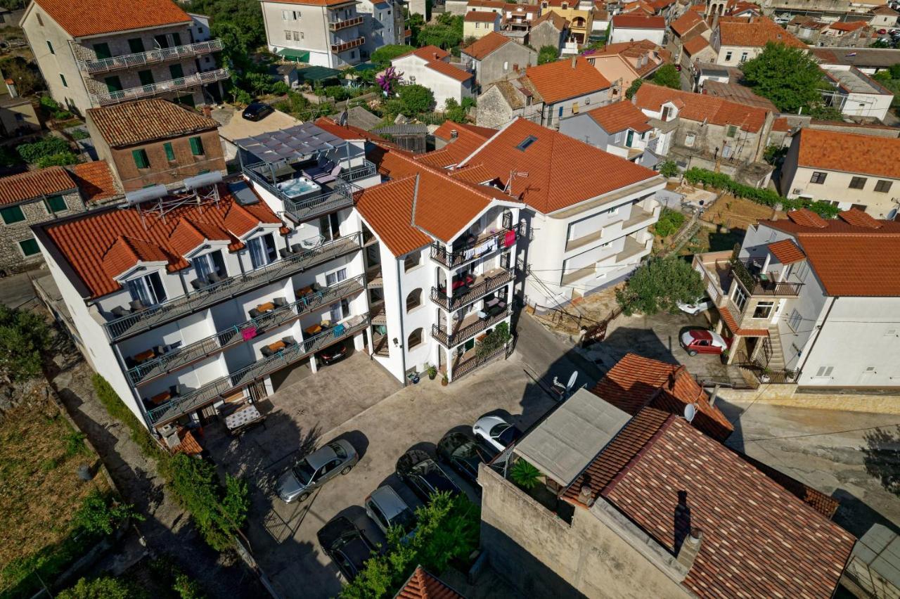 Apartments & Rooms Zaja Trogir Bagian luar foto