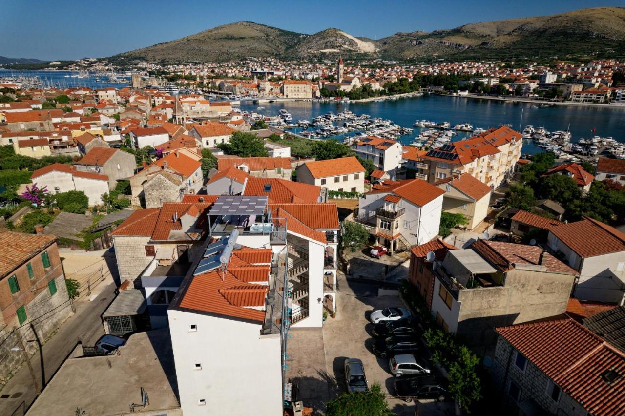 Apartments & Rooms Zaja Trogir Bagian luar foto