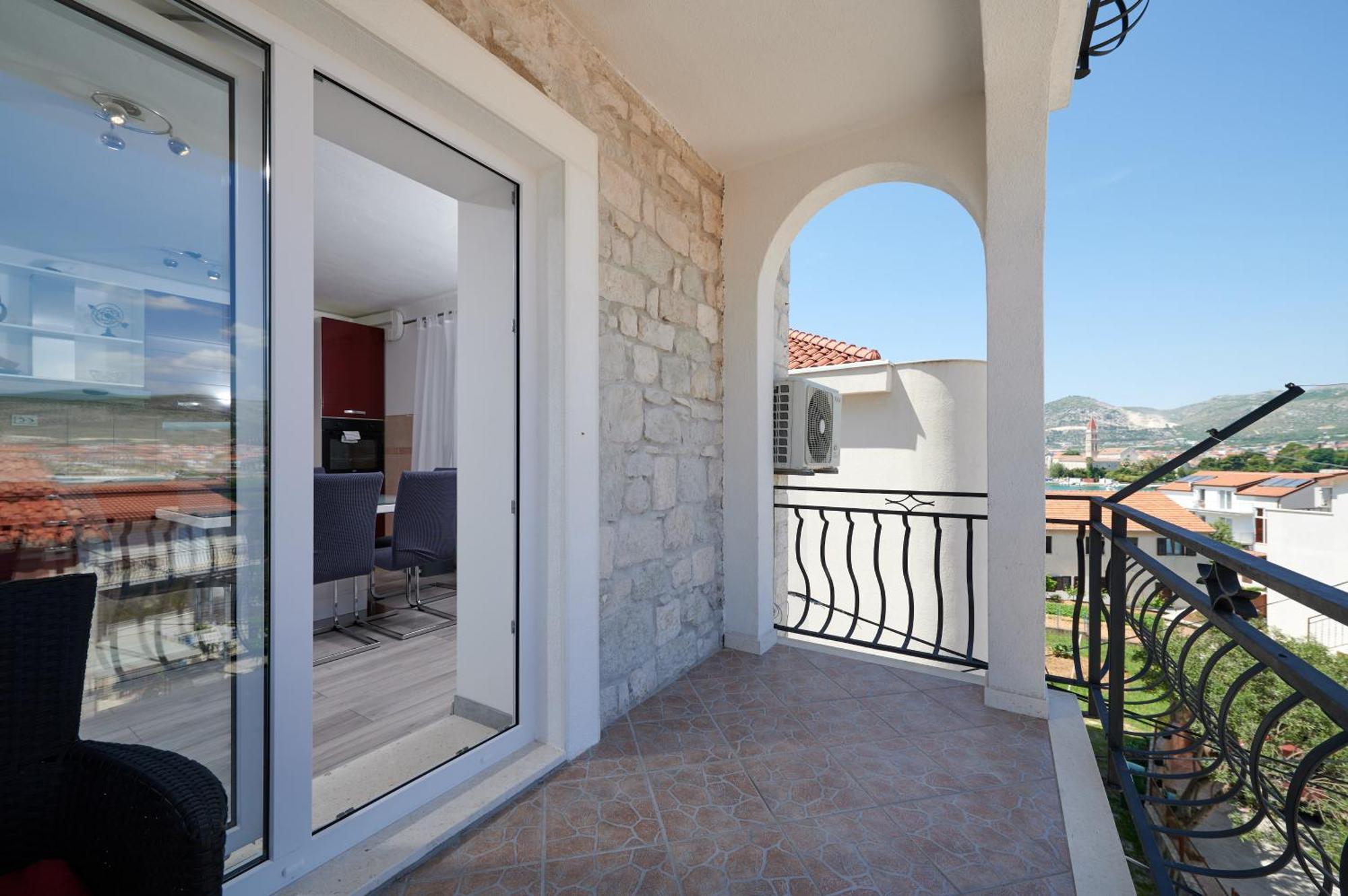 Apartments & Rooms Zaja Trogir Ruang foto
